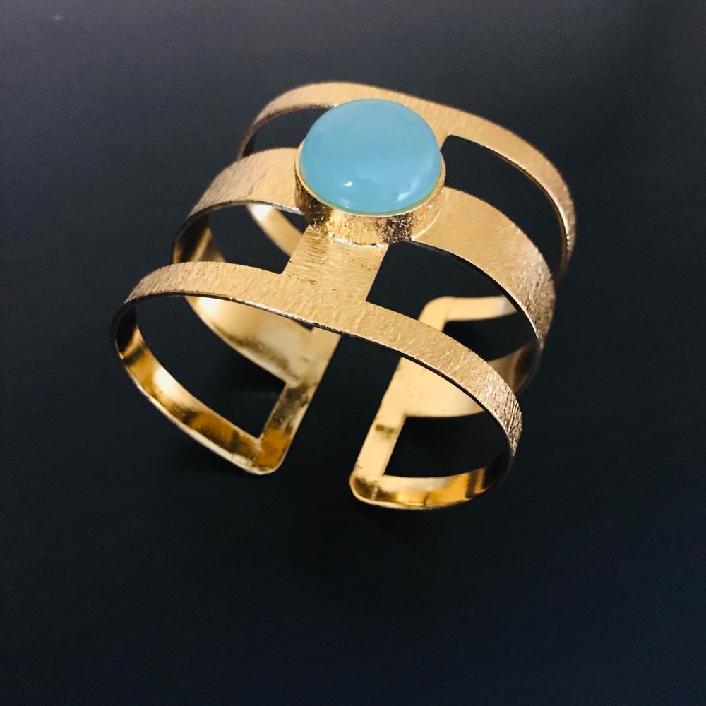 Stone cuff